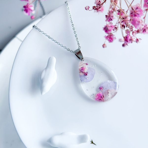 kwiecisty naszyjnik, konserwacja kwiatów ślubnych, pomysł na prezent, naszyjnik handmade, biżuteria z żywicy, naszyjnik z kwiatami, biżuteria ręcznie robiona, żywica epoksydowa, duży naszyjnik z żywicy