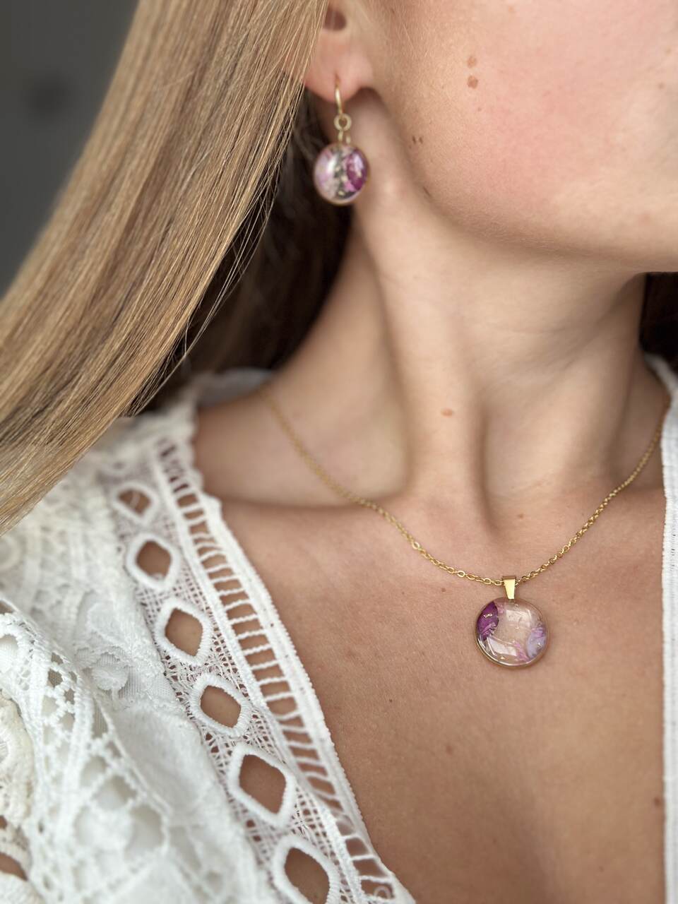 Zestaw biżuterii z goździkiem i hortensją - obrazek 2