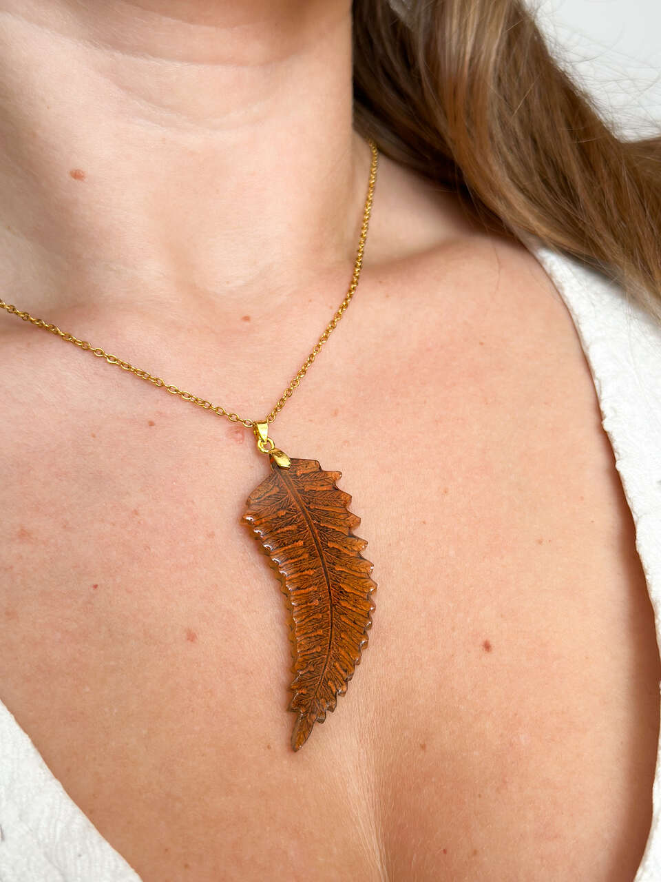 Ręcznie malowany naszyjnik liść pomarańczowy