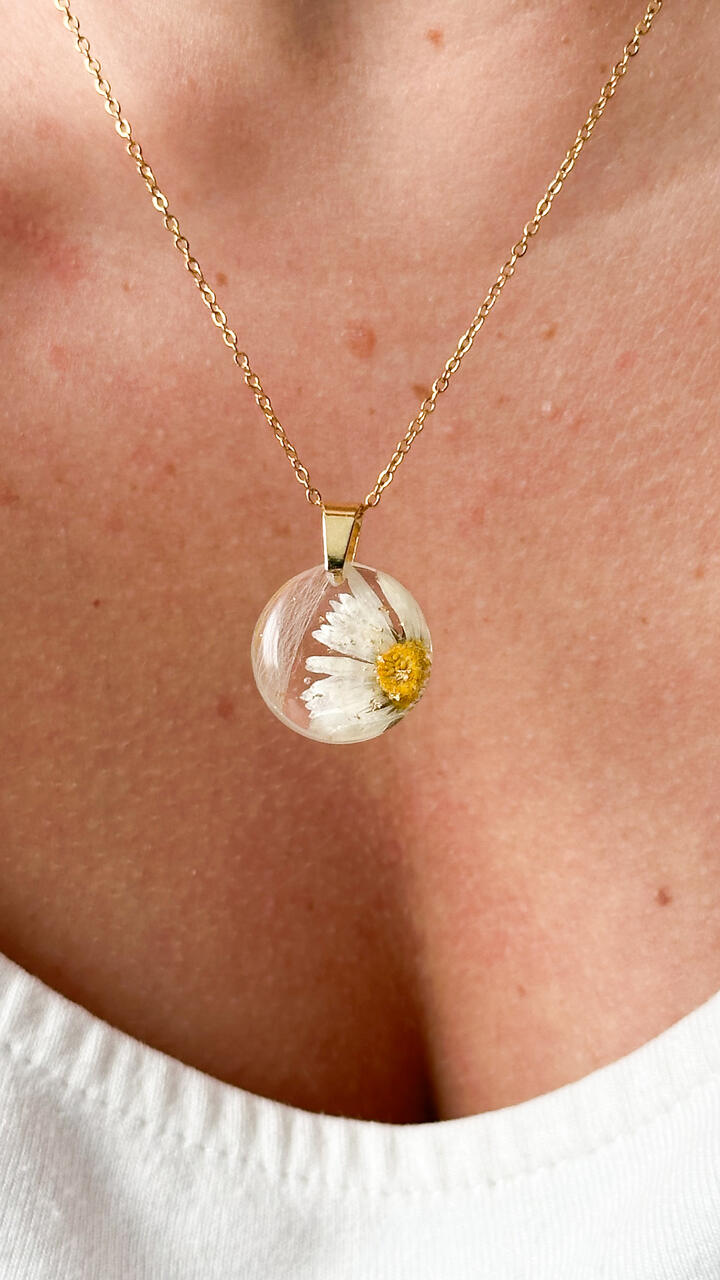 Naszyjnik z sierścią Twojego zwierzaka i stokrotką - personalizuj - obrazek 2