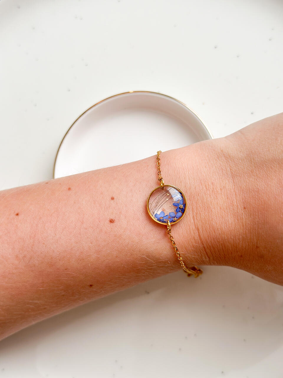 Bransoletka z sierścią zwierzaka i niezapominajkami - personalizuj