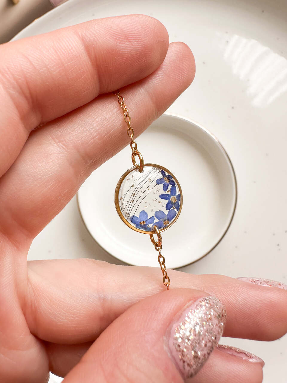 Bransoletka z sierścią zwierzaka i niezapominajkami - personalizuj - obrazek 2