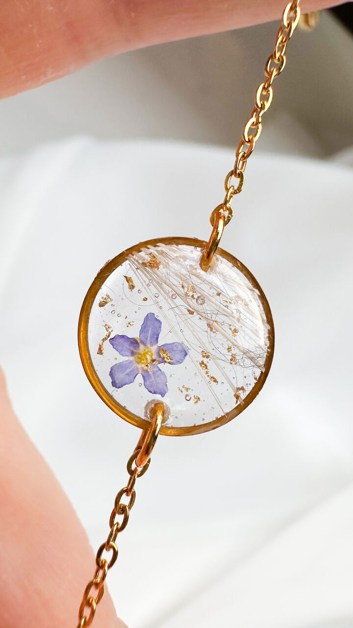 bransoletka z sierścią zwierzaka, bransoletka z wibrysami, bransoletka z niezapominajką